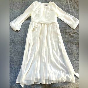 Girls white long sleeve dress. Size 9-10